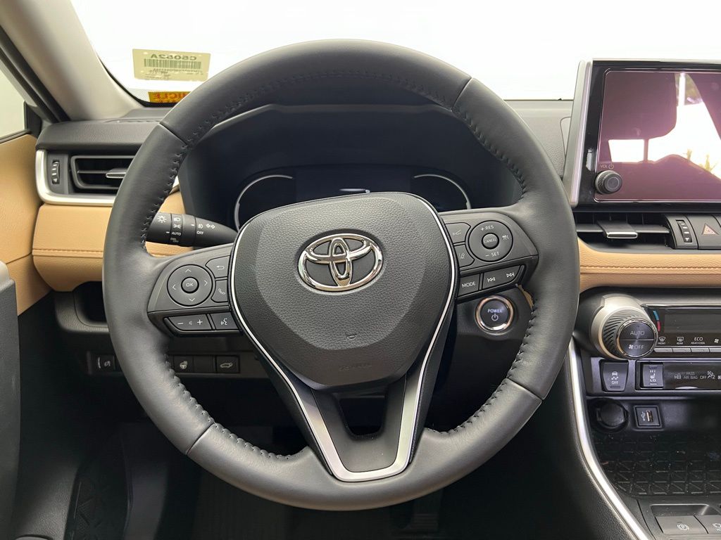 2023 Toyota RAV4 XLE Premium 17