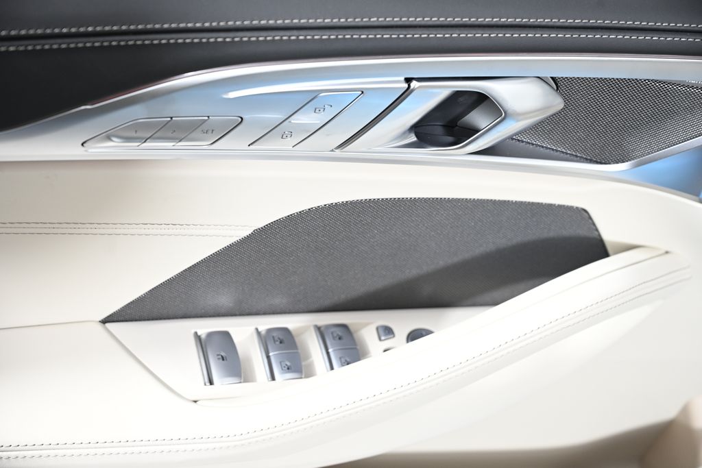 Thumbnail: 2026 BMW 8 Series - 29