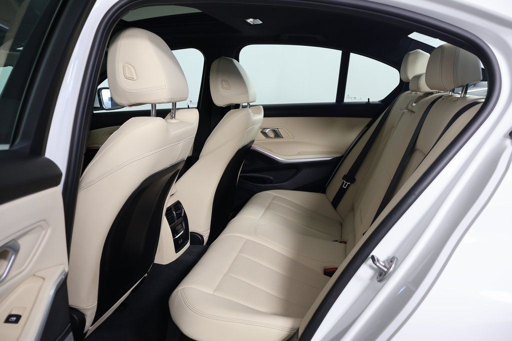 Thumbnail: 2025 BMW 3 Series - 11