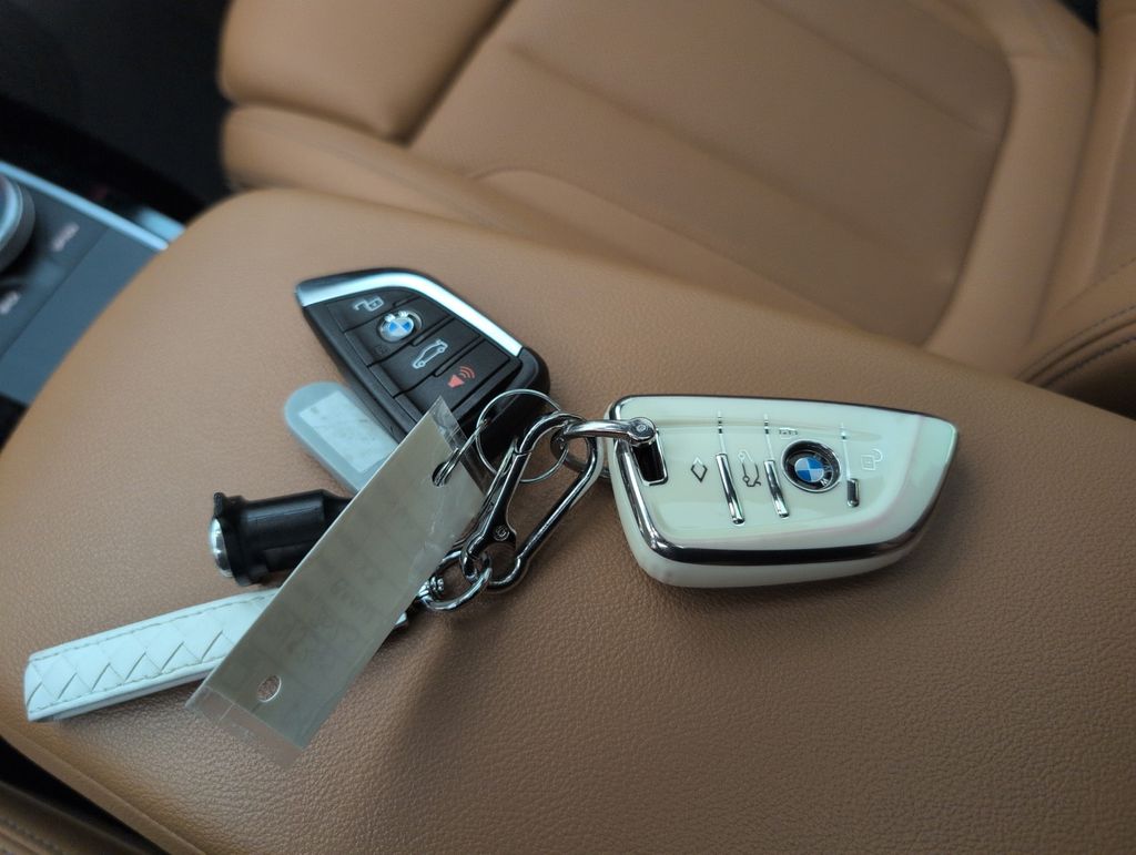 Certified Used 2023 White BMW sDrive30i image 39