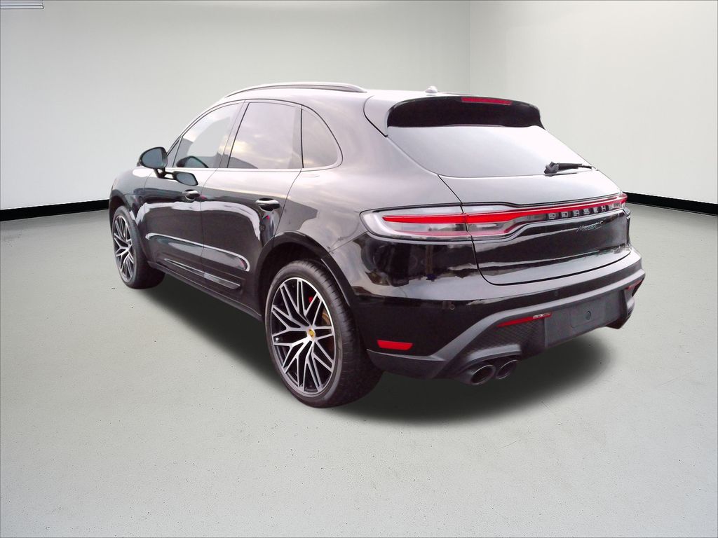 Thumbnail: 2023 Porsche Macan - 3
