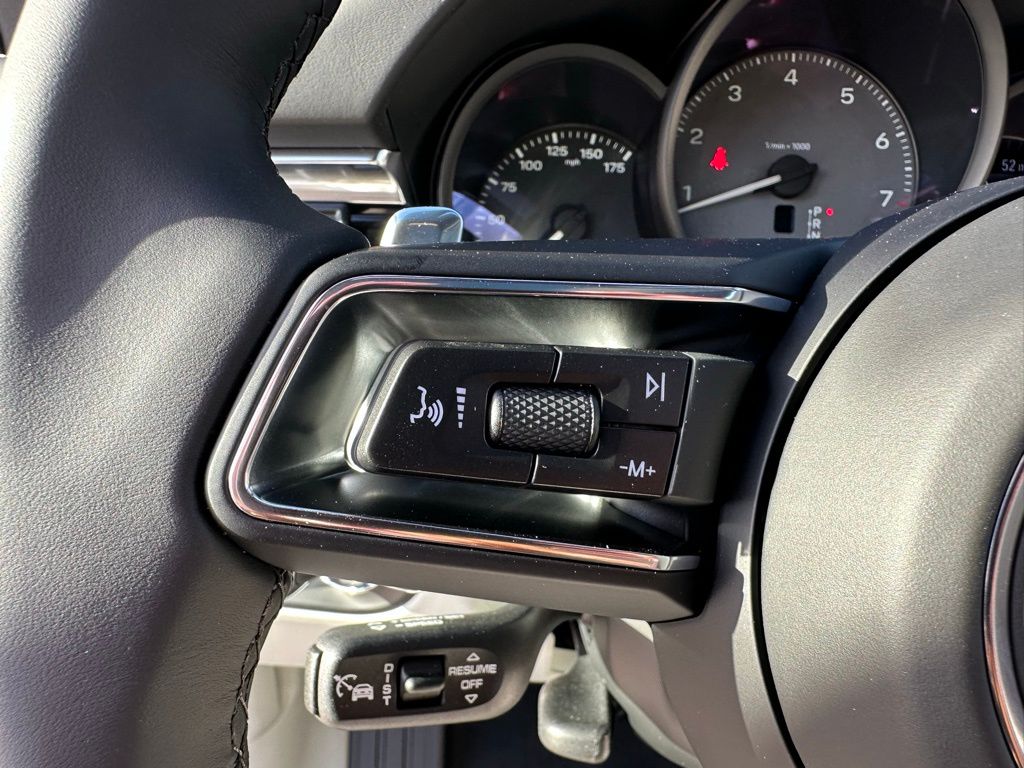 Thumbnail: 2026 Porsche Macan - 19