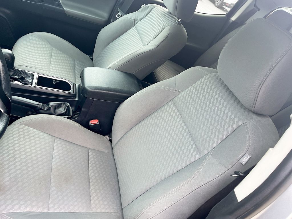 Used 2022 Silver Toyota SR image 18