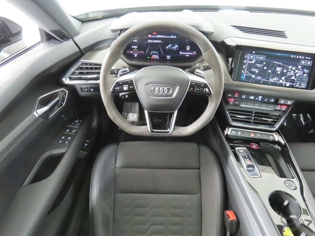 Thumbnail: 2022 Audi e-tron GT - 12