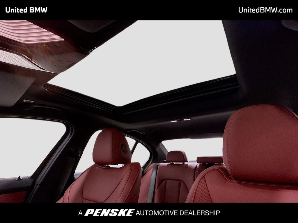 Thumbnail: 2026 BMW 3 Series - 12