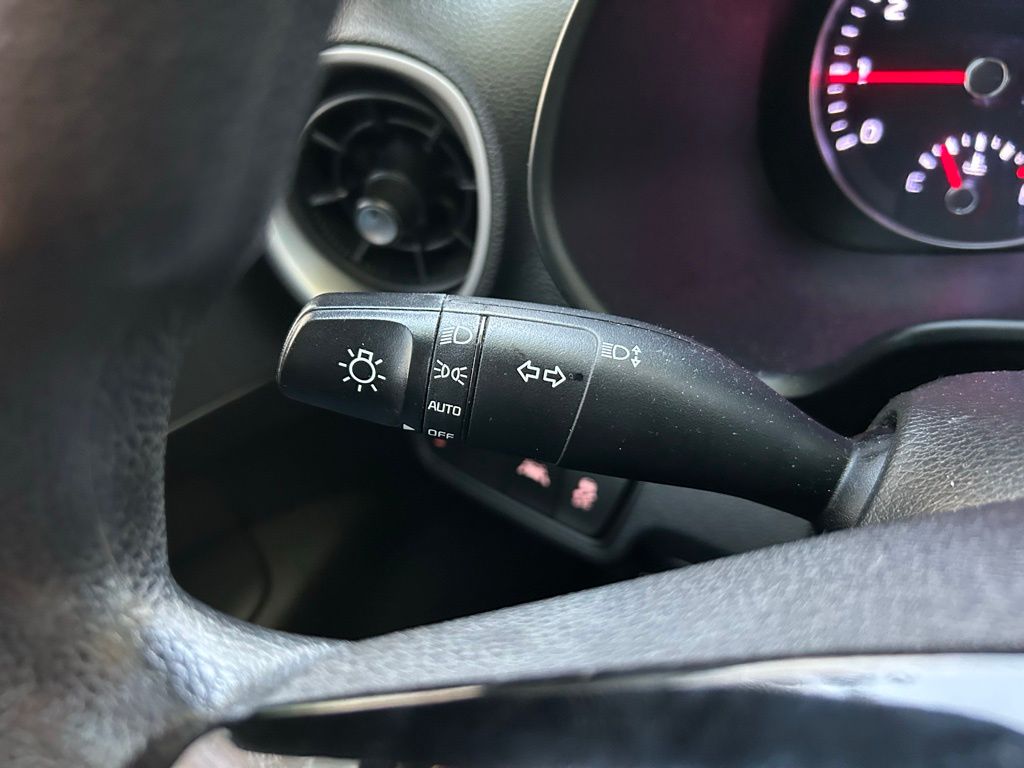 Thumbnail: 2021 Kia Forte - 21