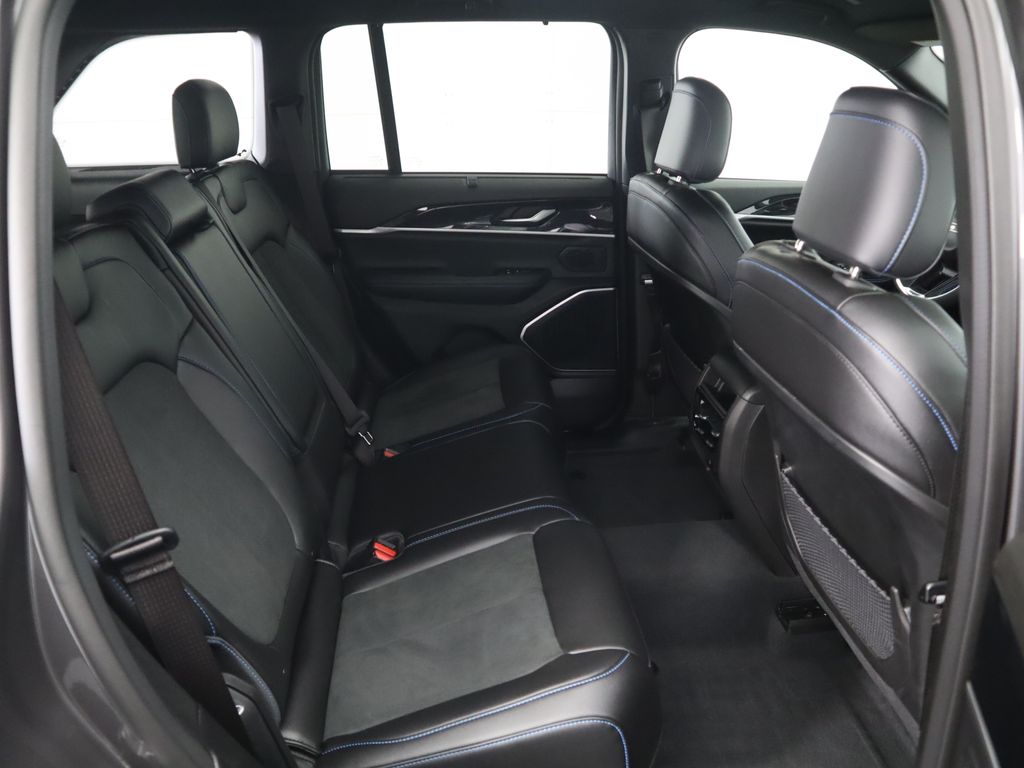 Thumbnail: 2022 Jeep Grand Cherokee - 23