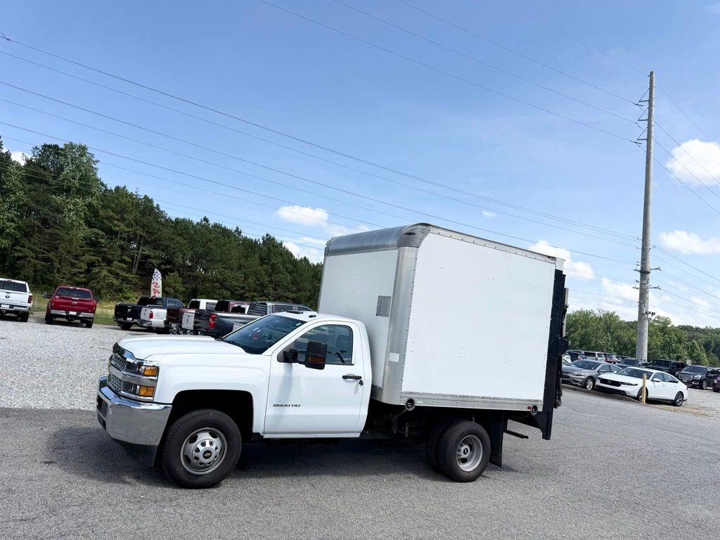 Summit White 2019 Chevrolet Silverado 3500HD Chassis Pickup Truck 4X2 6-Speed Automatic Overdrive