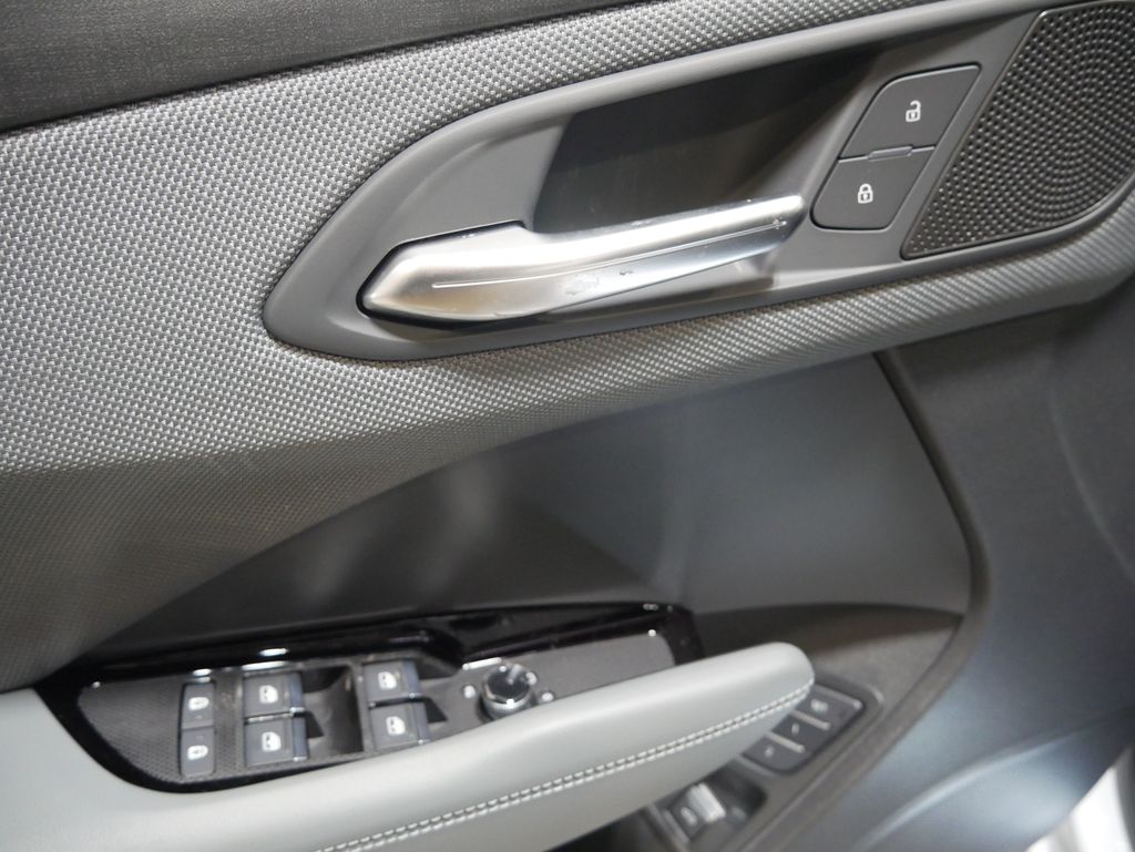 Thumbnail: 2026 Audi Q3 - 17