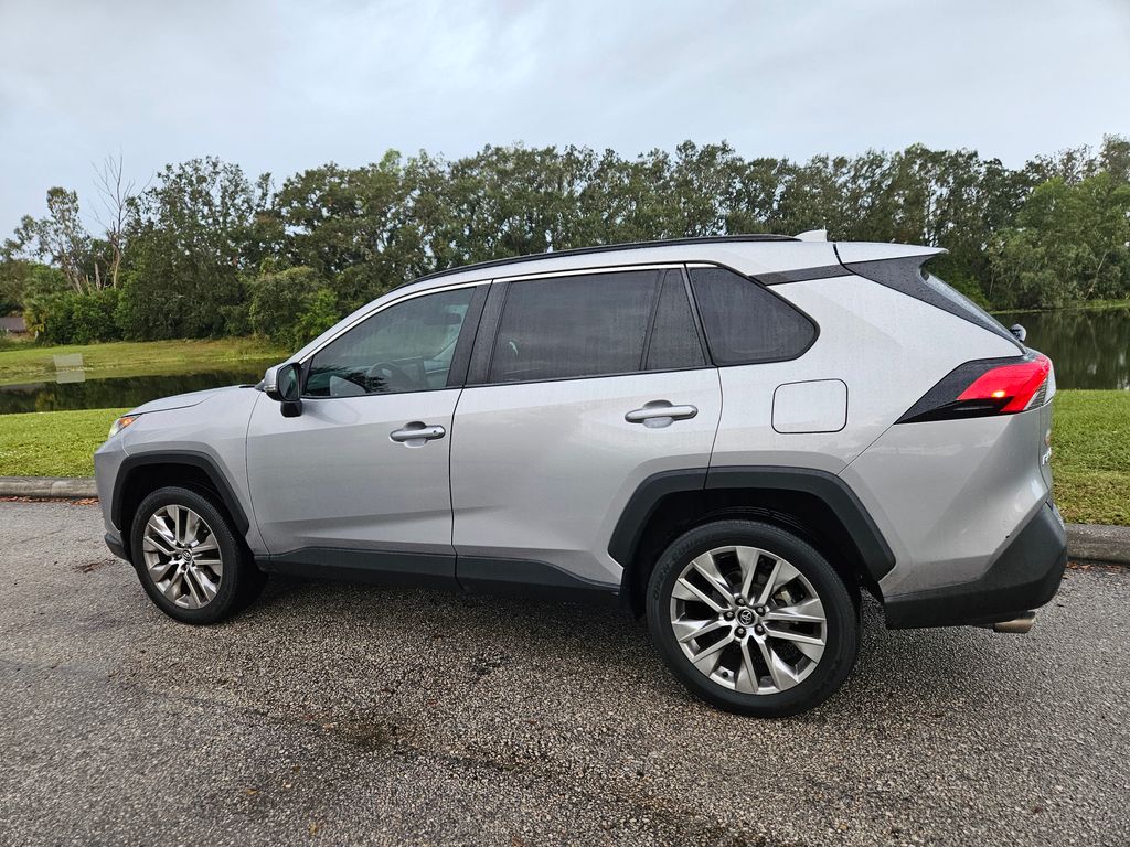 2020 Toyota RAV4 XLE Premium 4