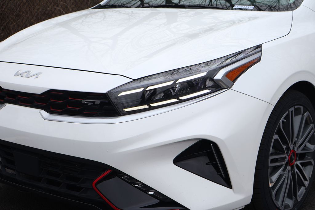 Thumbnail: 2023 Kia Forte - 3