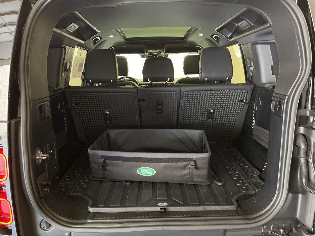Thumbnail: 2023 Land Rover Defender - 28