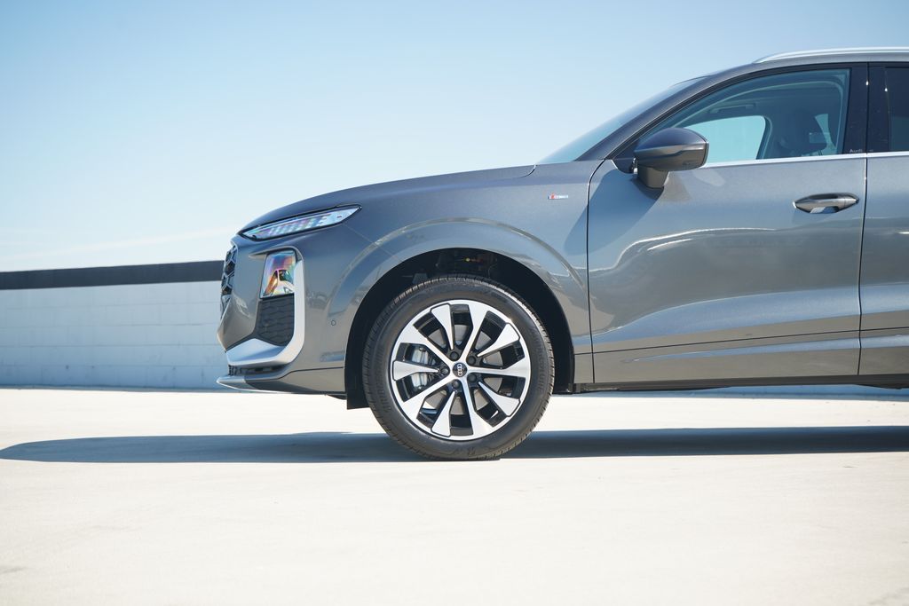 Thumbnail: 2026 Audi Q3 - 3