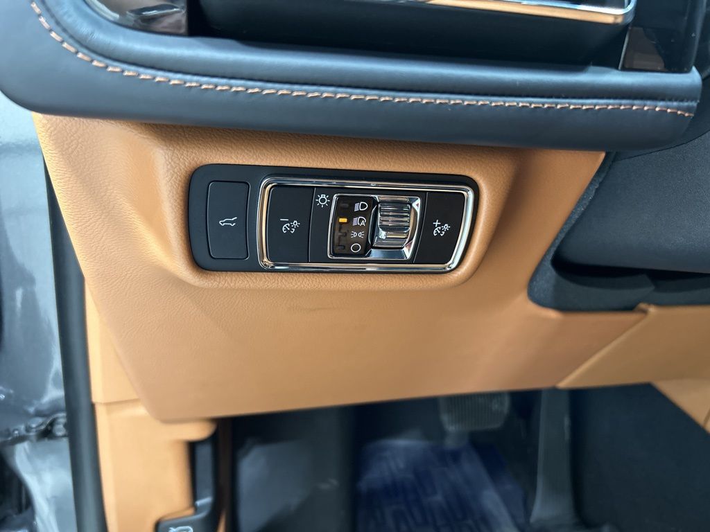 used 2025 Lincoln Aviator car, priced at $74,940