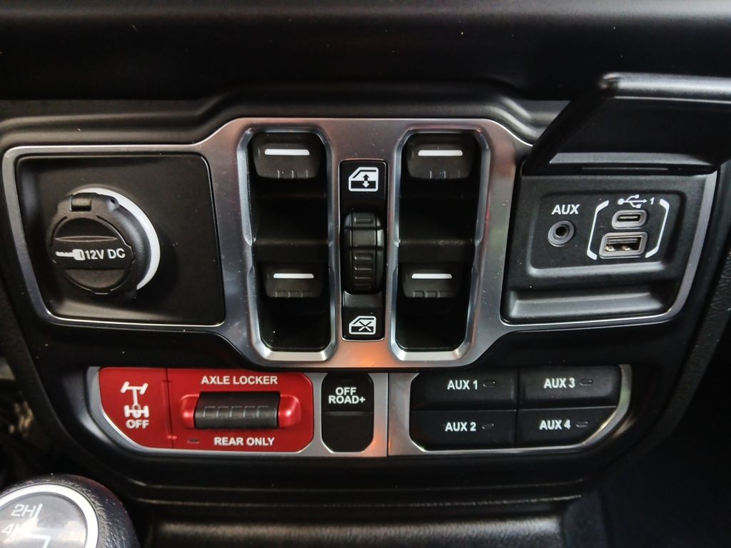 Used Car 2022 Jeep Gladiator  Mojave For Sale Under $35,000 In Austin, Texas