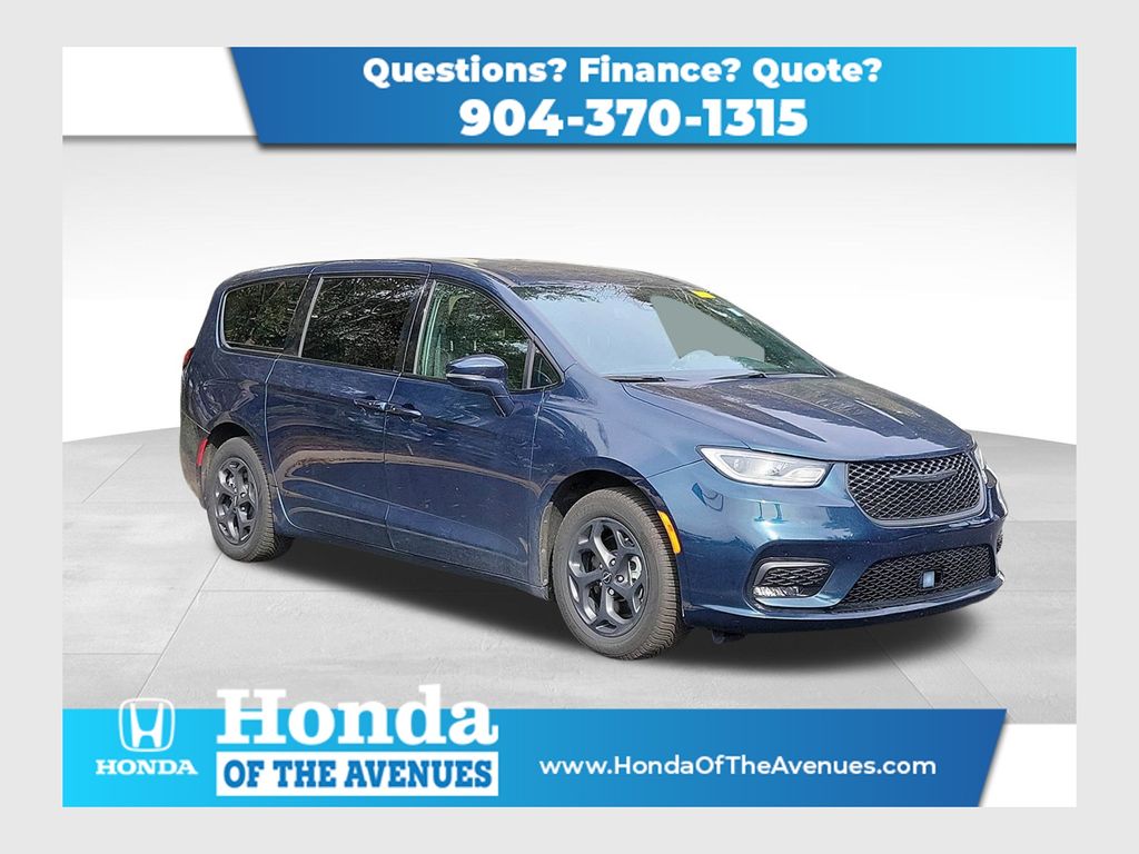 2022 Chrysler Pacifica Hybrid Touring L FWD