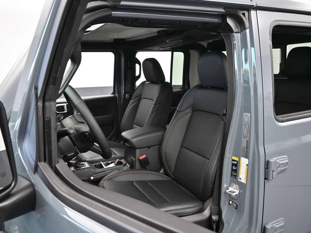 New 2026 Anvil Clearcoat Jeep Sahara image 10