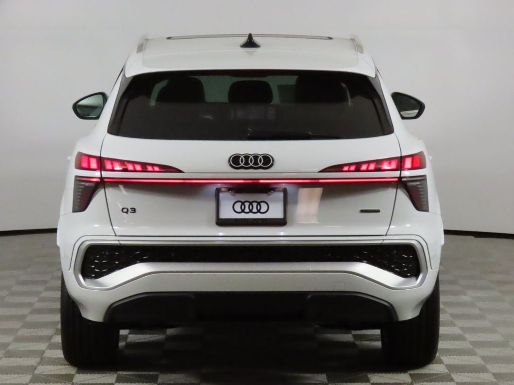 Thumbnail: 2026 Audi Q3 - 4