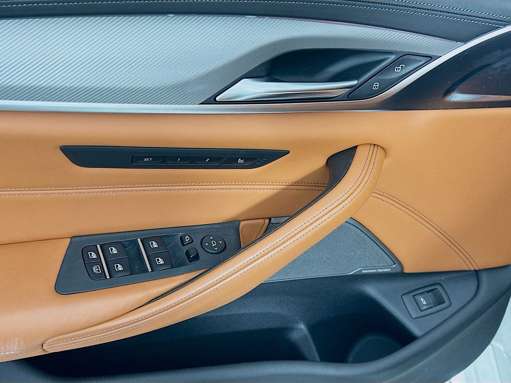 Thumbnail: 2019 BMW M5 - 18