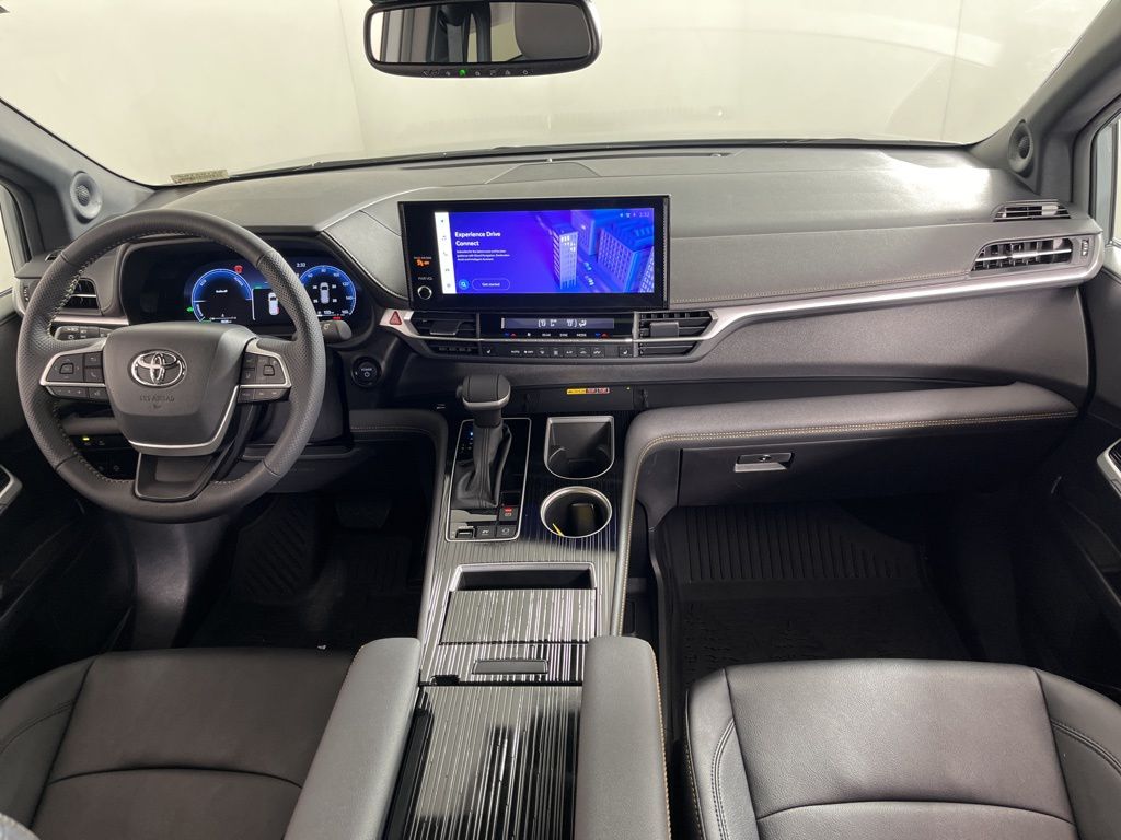 Thumbnail: 2025 Toyota Sienna - 17