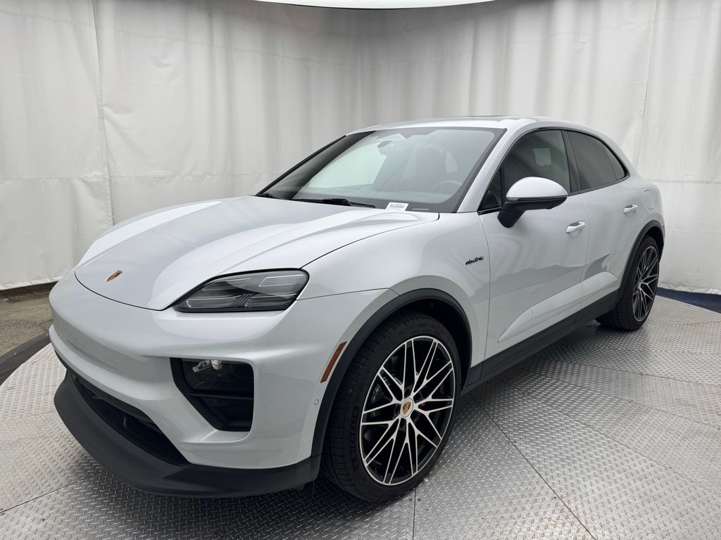 Thumbnail: 2025 Porsche Macan - 1