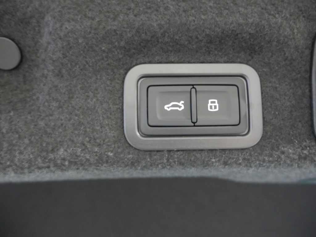 Thumbnail: 2026 Audi A6 - 20