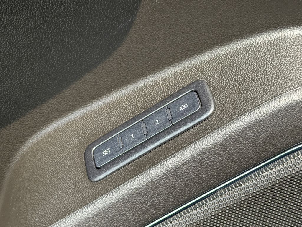 Thumbnail: 2020 Chevrolet Suburban - 31