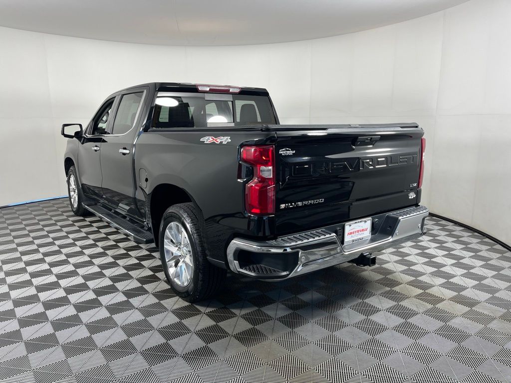 Thumbnail: 2022 Chevrolet Silverado 1500 - 16