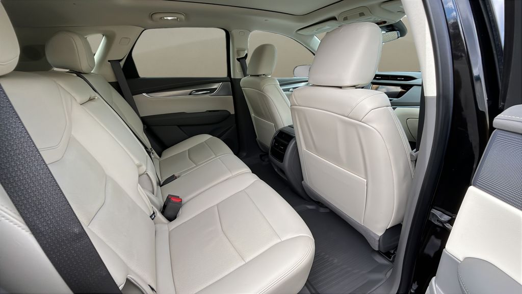 used 2023 Cadillac XT5 car, priced at $35,500