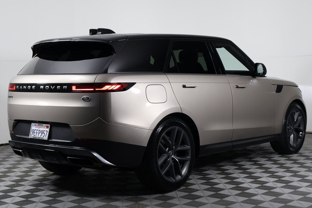 Thumbnail: 2023 Land Rover Range Rover Sport - 4