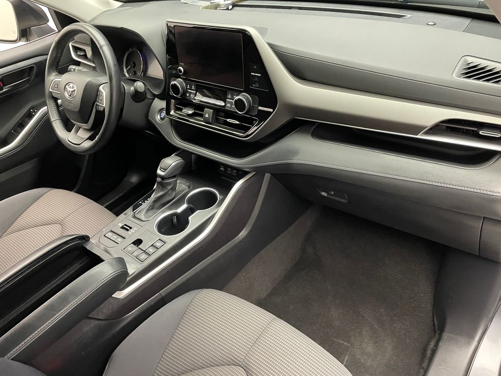 2023 Toyota Highlander XSE 16