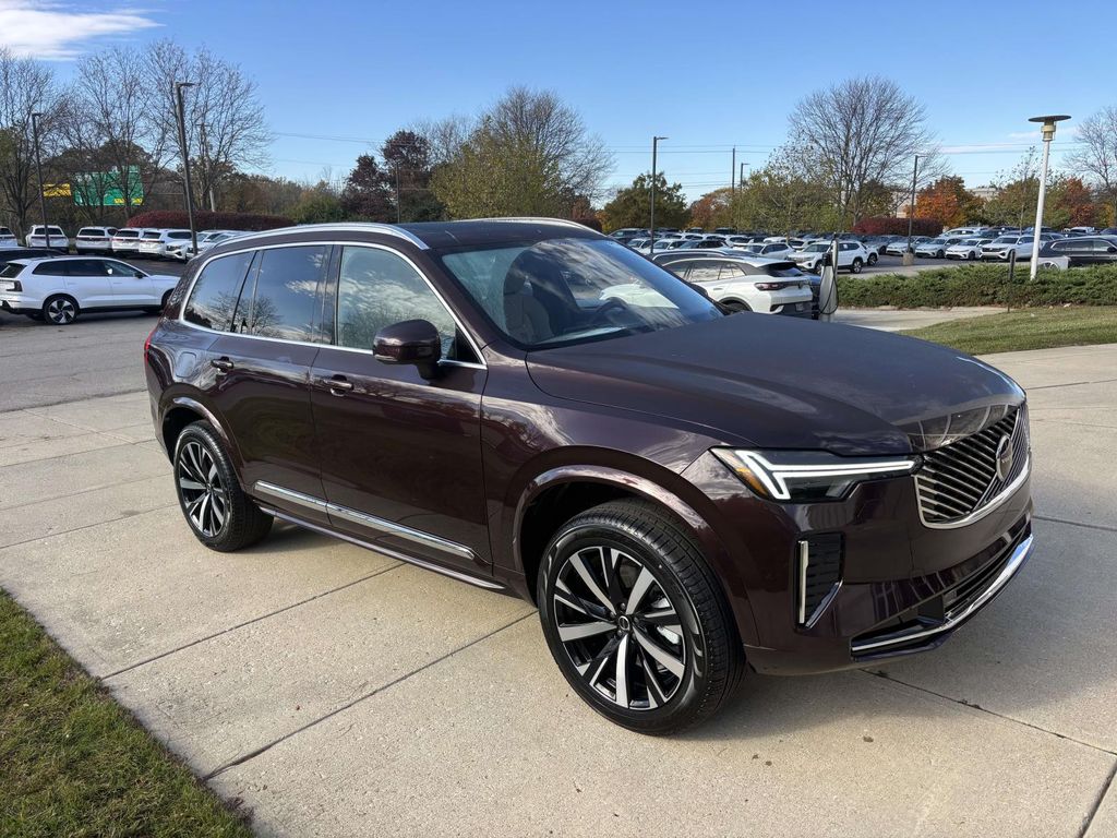 2026 Volvo XC90 B5 Core AWD