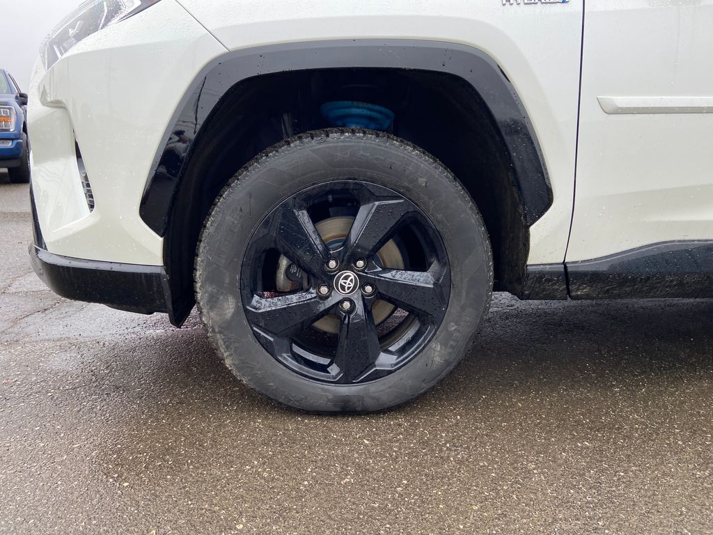 2021 Toyota RAV4 Hybrid XSE - 8