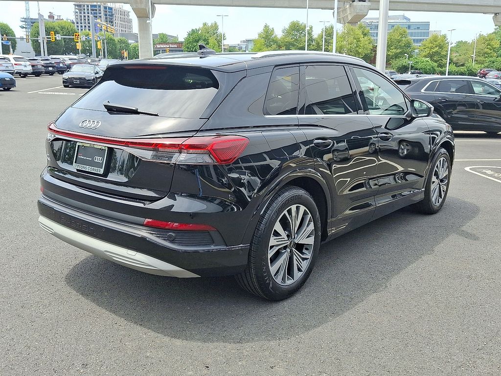 Thumbnail: 2023 Audi Q4 e-tron - 4