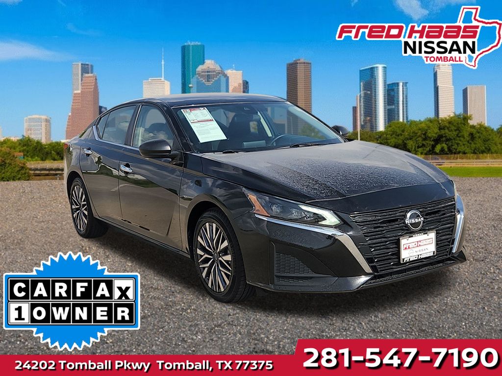 Super Black 2025 Nissan Altima Sedan Front-Wheel Drive Continuously Variable Transmission