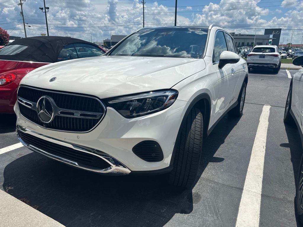 2023 Mercedes-Benz GLC 