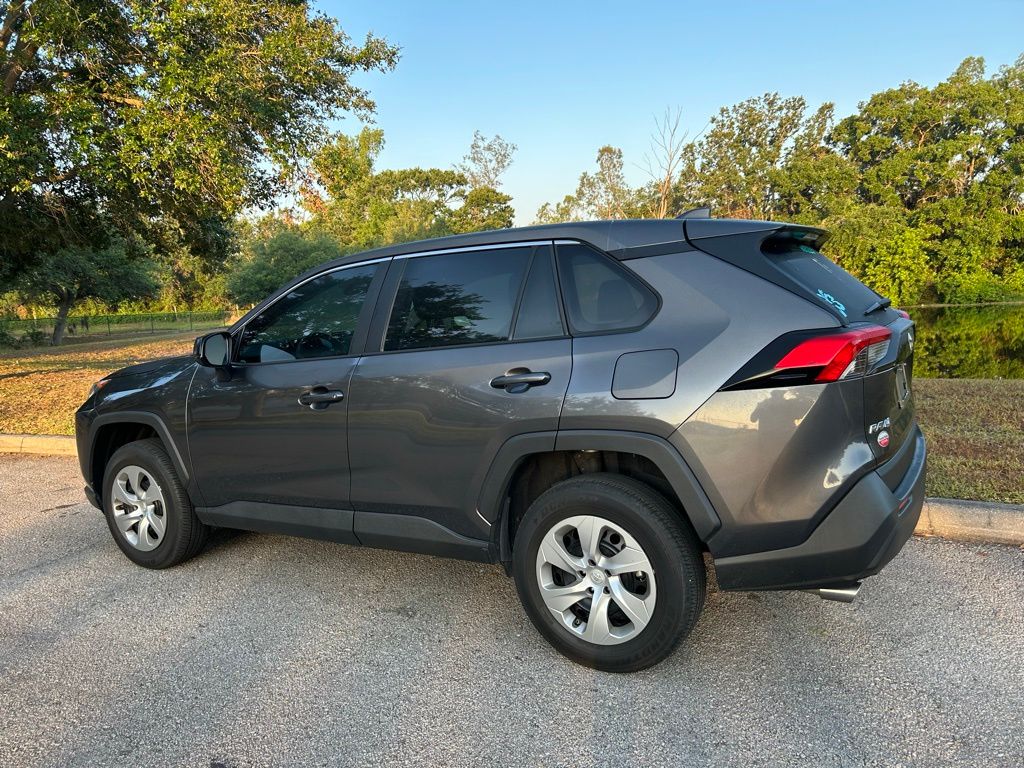 2022 Toyota RAV4 LE 3