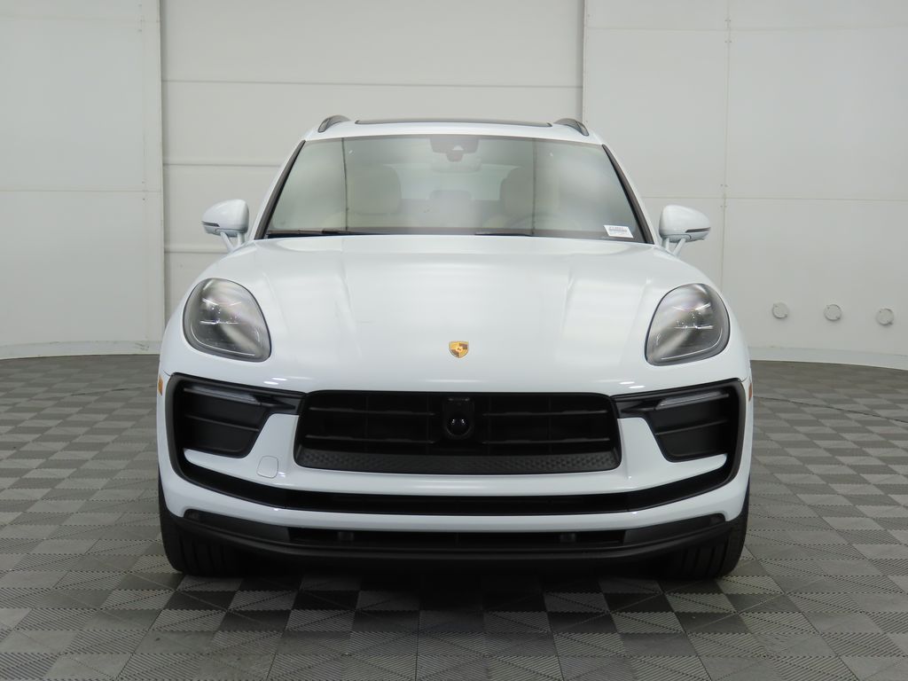 2024 Porsche Macan  2