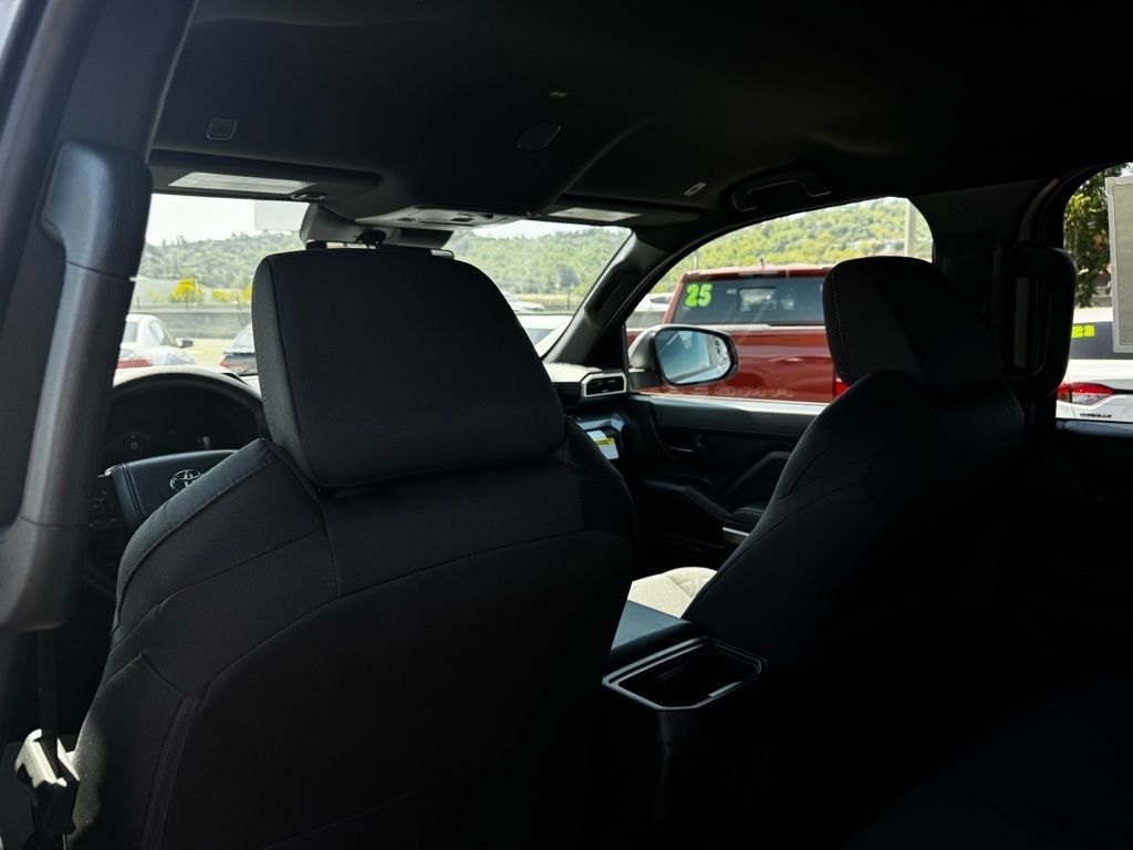 2025 Toyota Tacoma SR5 Double Cab photo 4