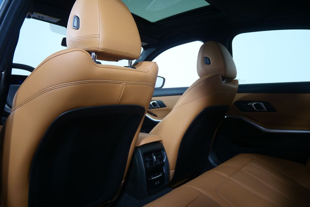 Thumbnail: 2025 BMW 3 Series - 19