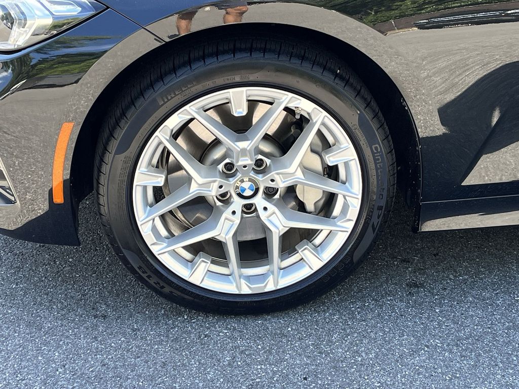 Thumbnail: 2025 BMW 3 Series - 10