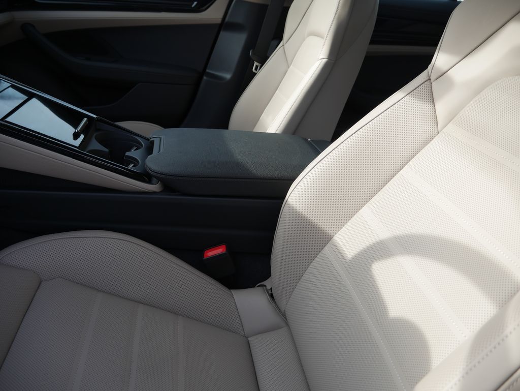 Thumbnail: 2026 Porsche Panamera - 5