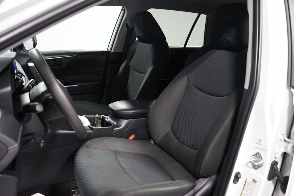 Thumbnail: 2025 Toyota RAV4 - 25