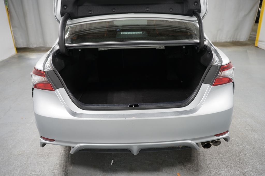 2023 Toyota Camry SE 32