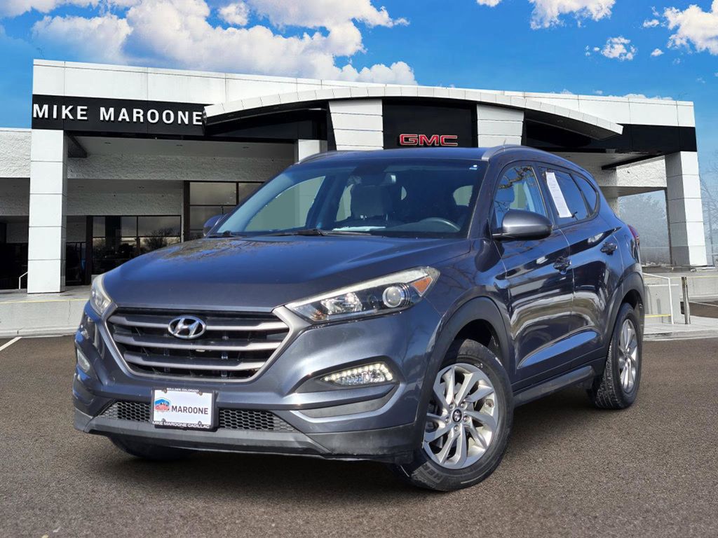 2016 Hyundai Tucson 2.0L SE AWD with Beige Seats