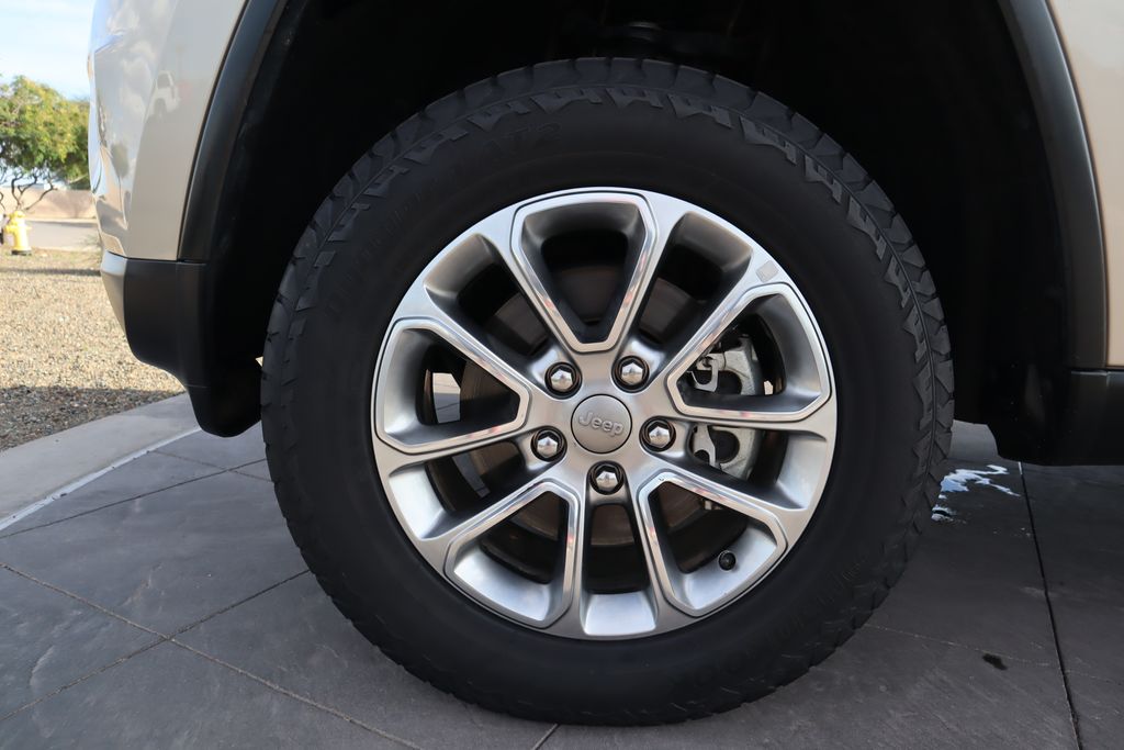 Thumbnail: 2015 Jeep Grand Cherokee - 32