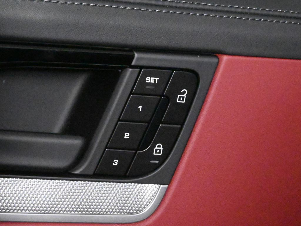 Thumbnail: 2026 Porsche Cayenne - 32