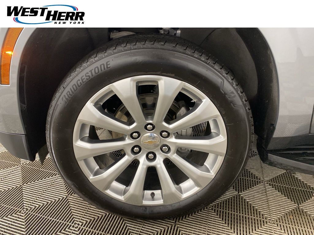 Used 2025 Gray Chevrolet Premier image 26