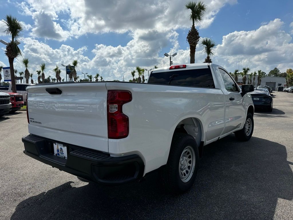 2024 Chevrolet Silverado 1500 WT 8