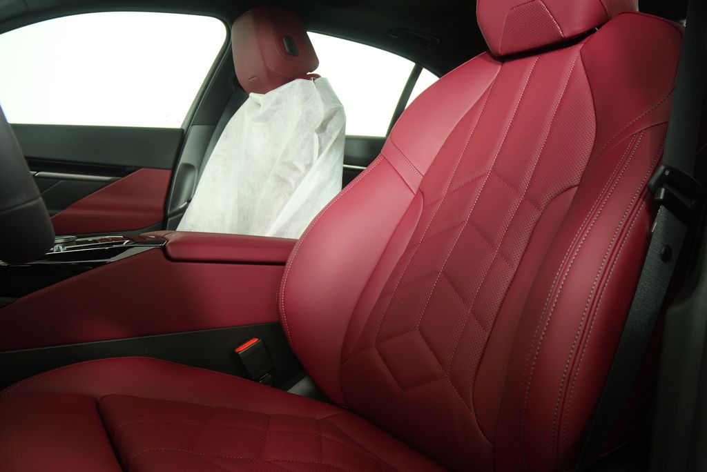 Thumbnail: 2026 BMW 5 Series - 11